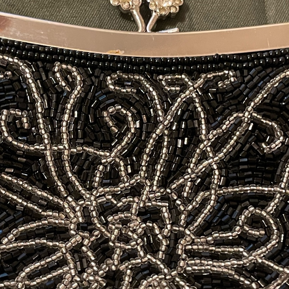 Vintage - Style‎ Elegant Black Hand Beaded Clutch… - Picture 3 of 7